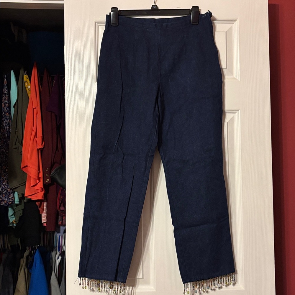 David Paul New York Women's Blue Jean capris with beaded bottom size 6